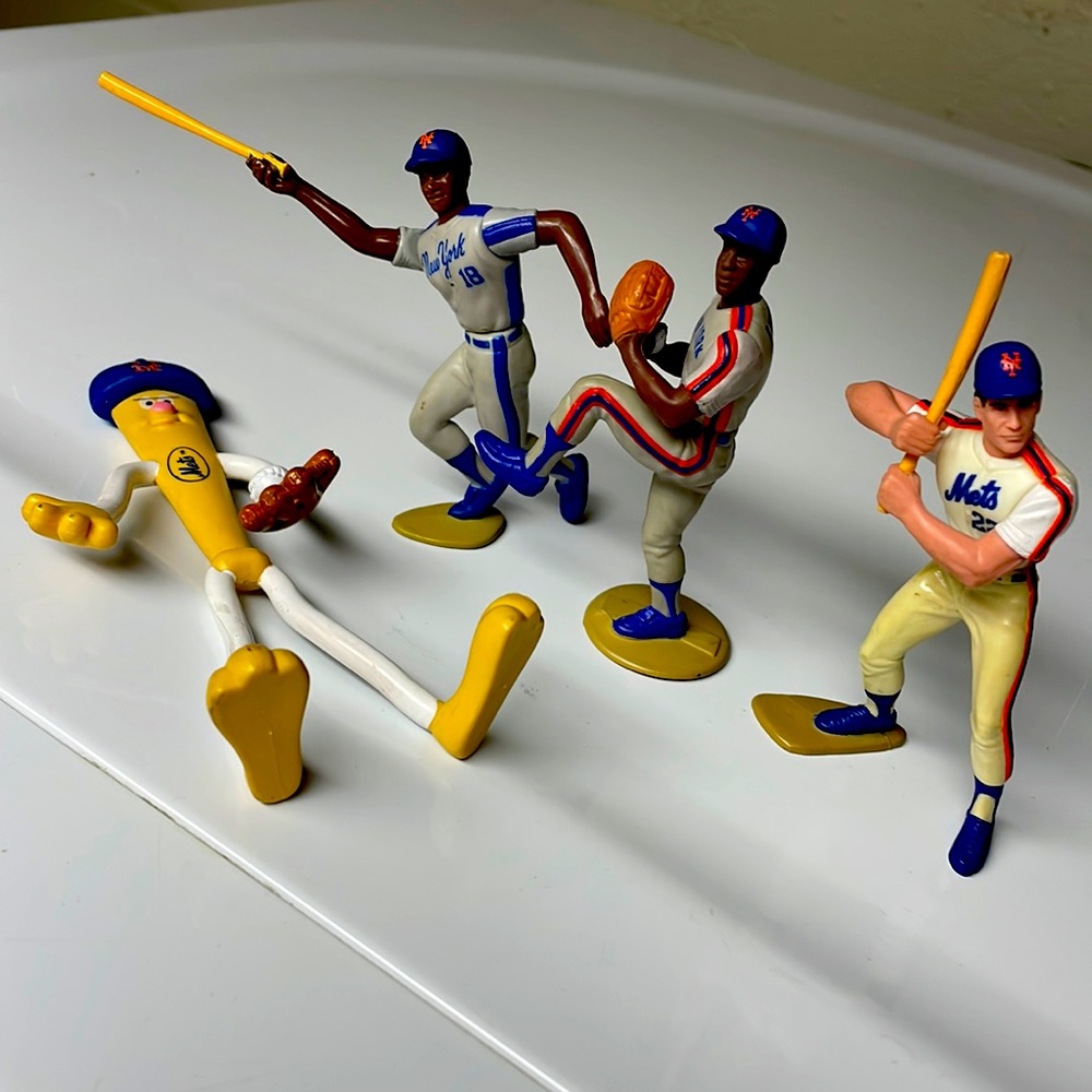 Mets Starting Lineup & MLB Mets bendable. 88 Strawberry 90 Gooden 89 McReynolds
